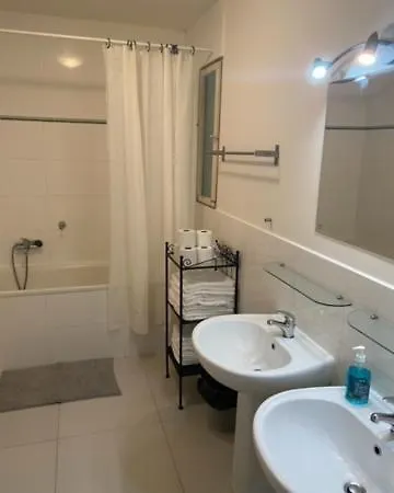 Large 3 Bedroom Family Apartment Close To The River Prague Exterior photo