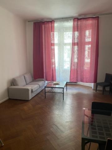 Apartment Large 3 Bedroom Family Close To The River