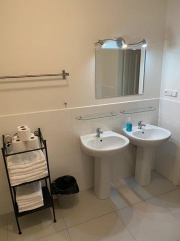 Large 3 Bedroom Family Close To The River Prague